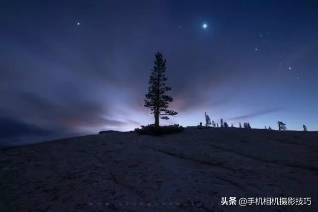 這是一張普通的銀河照,但背後攝影師的付出,超乎你的想像