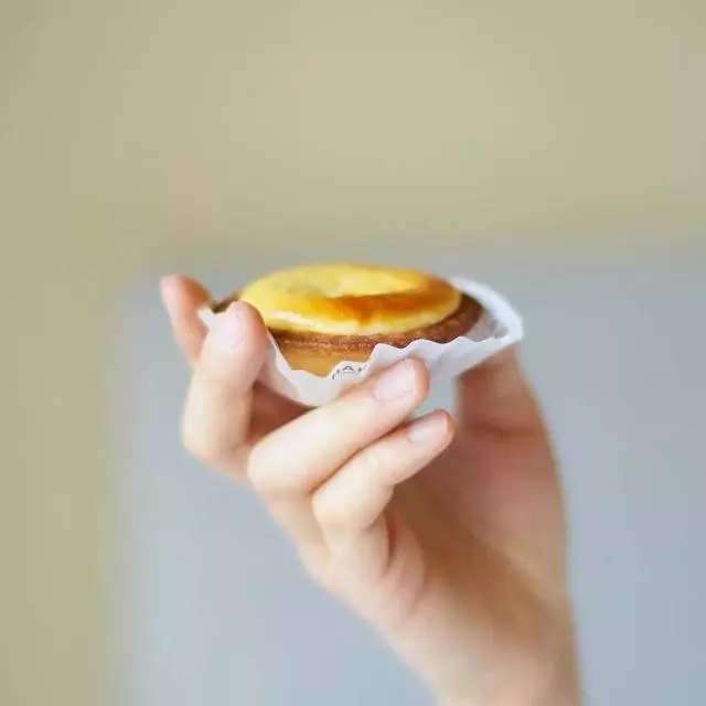 這個富二代,做出了亞洲最好吃的蛋撻,一年賣出 20000000 個