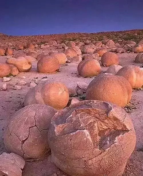 盤點地球上那些奇葩的大石頭,石頭你鬧哪樣~