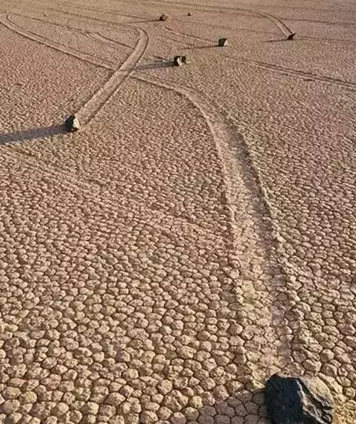 盤點地球上那些奇葩的大石頭,石頭你鬧哪樣~