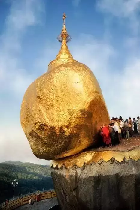 盤點地球上那些奇葩的大石頭,石頭你鬧哪樣~