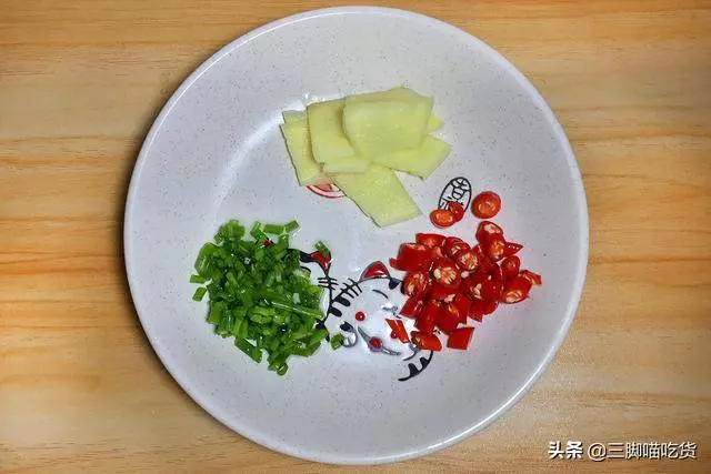雞腿新做法,老公最愛吃的下飯菜,蔥香四溢,比豬肉受歡迎,好吃
