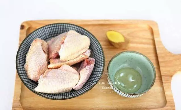 老媽做「雞翅」,不放一滴油,肉香四溢,比可樂雞翅還好吃