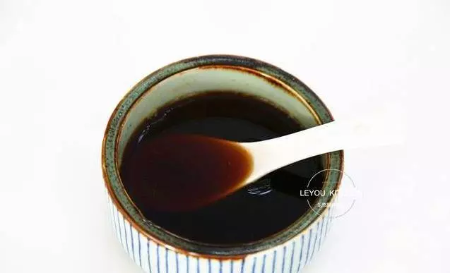老媽做「雞翅」,不放一滴油,肉香四溢,比可樂雞翅還好吃