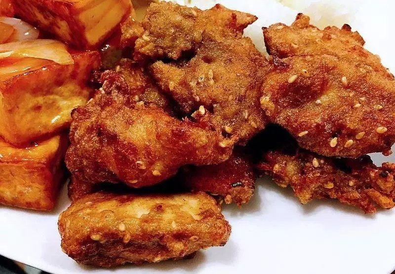 自製濕粉油炸香香雞的美味祕訣大公開,自己在家就能做,不用排長隊買了