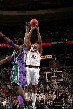 從一張數據圖看誰是NBA最強中投王!喬丹遙遙領先另外13人