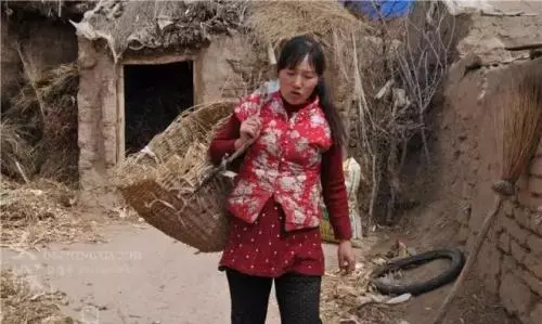 老婆太醜,我打工五年不願回,兒子生日,見到老婆的樣子我傻了