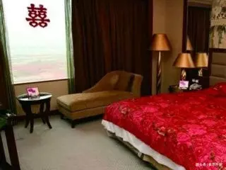 新婚晚來事染在被單,老公去洗,第二天起來瞧眼陽台,怒提離婚