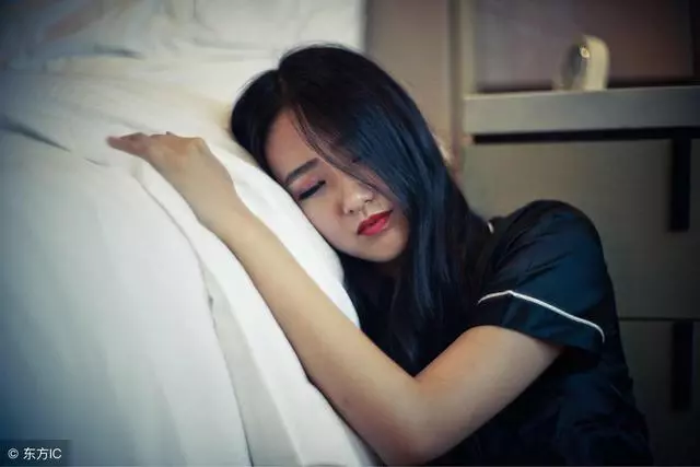 婆婆趁我度蜜月搬進婚房,無意中我聽見她和丈夫的談話,我罵她滾