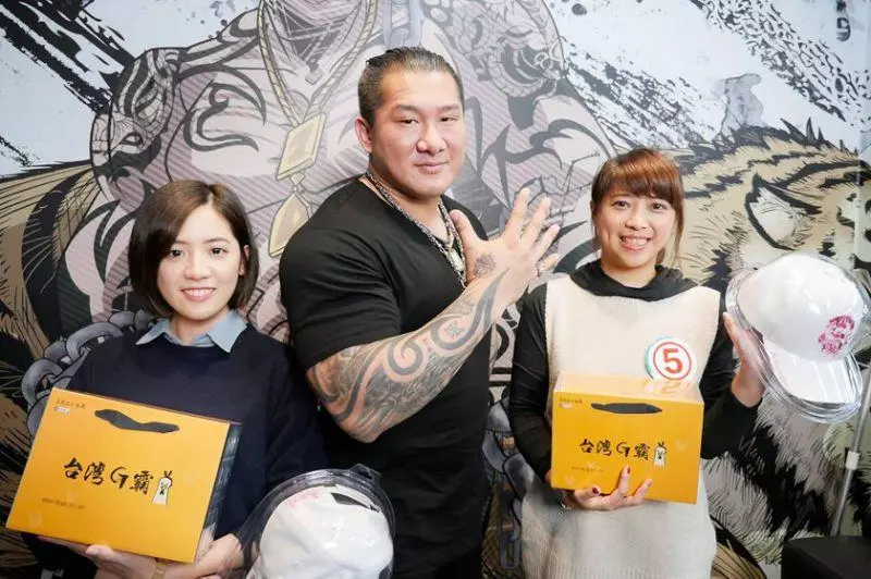 學姊上直播!粉絲狂問「有沒有男友」 館長一語噹爆