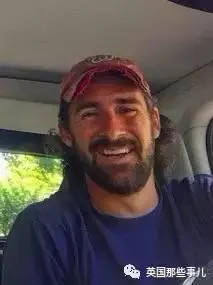 士兵在戰場上丟了幾塊牛肉乾給一隻孤僻的流浪狗…沒想到竟從此改變了他的生活!