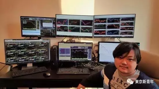 胖總裁「年收100億」正妹女友一個換一個!他破產後小模女友竟「不肯離開他」...!