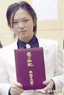 胖總裁「年收100億」正妹女友一個換一個!他破產後小模女友竟「不肯離開他」...!