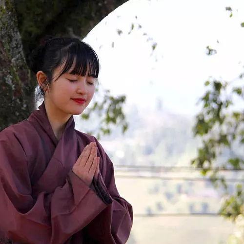 收養腦癱兒被罵想紅!24歲單身越南正妹消失2年後近況曝光…酸民全沉默了