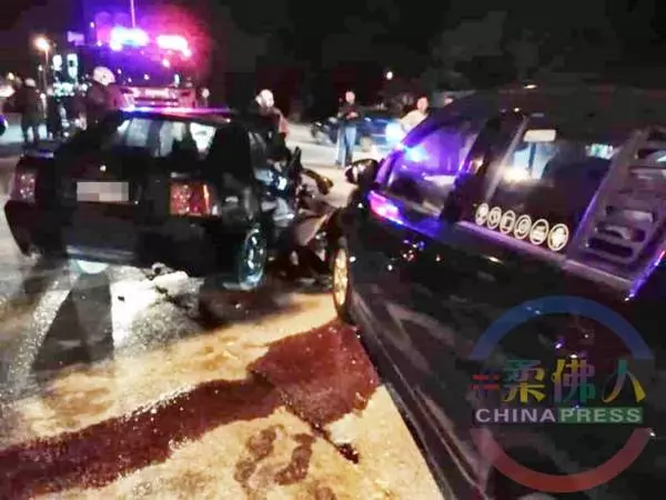 榴槤小販開車去按摩 途中與2車相撞喪命