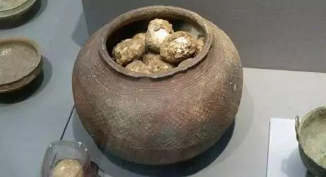 古代「雞蛋陪人入土」超珍貴 2千年後考古學家卻崩潰到不敢碰!