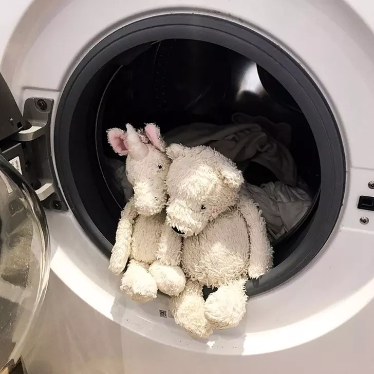 10個讓新衣服洗一次就無法穿了的「常犯洗衣服錯誤」 白色衣服需要多注意!