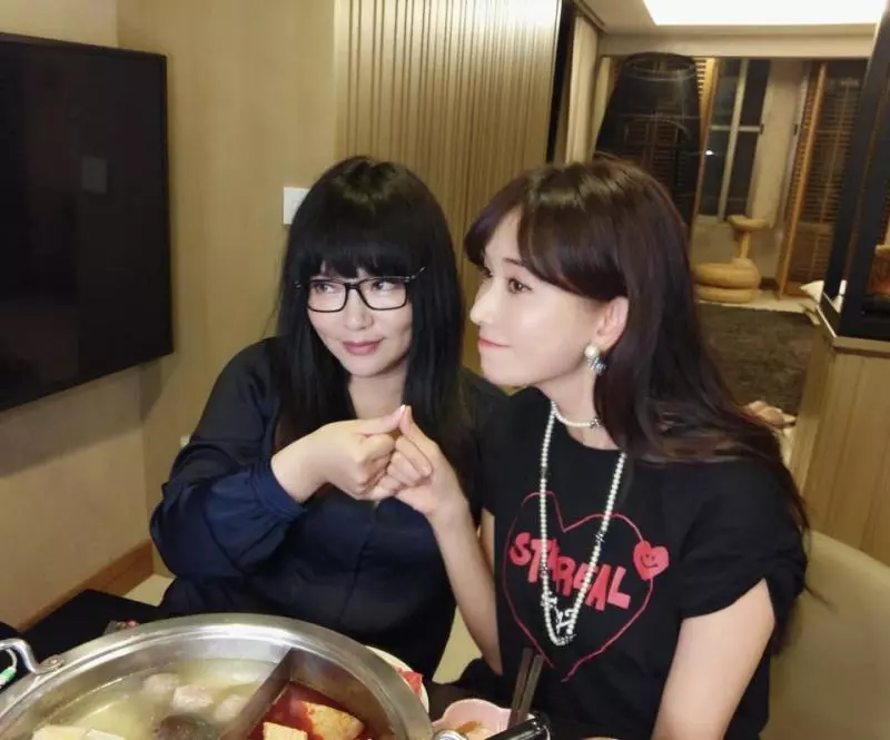 連國師都有最脆弱的一面...蔡康永上直播喊「別和在意的人爭輸贏」 唐綺陽摀臉痛哭