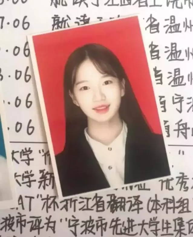 6張證件照證明「化妝根本就是妖術」 黃皮暴牙小妹→韓系白皙正妹!