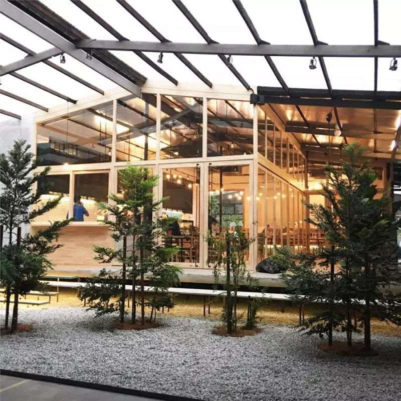 欣賞KL美景的超棒咖啡廳,半山的一點咸咖啡feel超棒的!