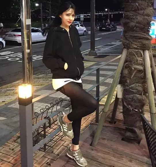 身材出眾的小姐姐,每晚都要外出夜跑,網友:注意安全