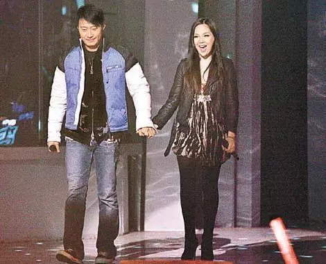 黎明小19歲女友近照曝光,女兒快1歲還未轉正,誓要豬年迎二胎!