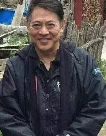 李連傑下遺囑要捐100億 唯一願望改回國籍 成龍的回應讓他絕望