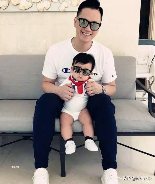胡杏兒老公曬兒子理髮照,奕霆神情嚴肅,一動不動,表情好呆萌