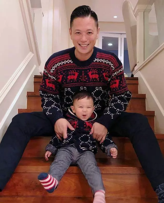 胡杏兒老公曬兒子理髮照,奕霆神情嚴肅,一動不動,表情好呆萌