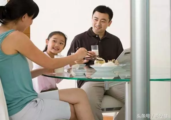 婆婆為難我要我跪下給改口費,我笑道:改口費不要了,叫阿姨挺好