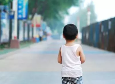 幫姑子帶孩子三年,臨走塞給我一元工資,婆婆的話我把婚離了