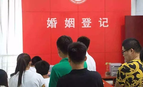 剛辦完婚禮,婆婆就要把婚房給小叔子,我直接回復她兩個字!