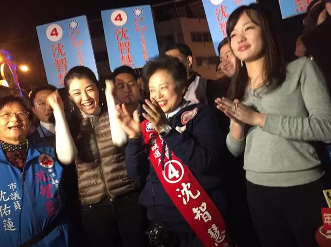 韓冰來了 台中天津路商圈人潮搶搶滾 