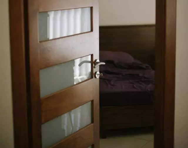 婆婆得知媳婦未婚先孕,立馬變卦不給彩禮錢,媳婦的做法很解氣