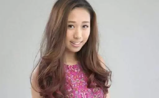 李麗珍女兒20歲了,五官笑容像爸爸,但身姿妙曼繼承了媽媽好基因