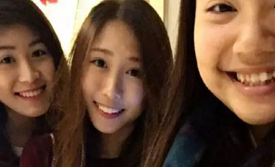 李麗珍女兒20歲了,五官笑容像爸爸,但身姿妙曼繼承了媽媽好基因