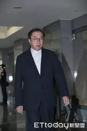 嚴凱泰追思會落幕! 1400位好友齊聚政商雲集哽咽:「他還在」 妻子親自錄唱緬懷摯愛!