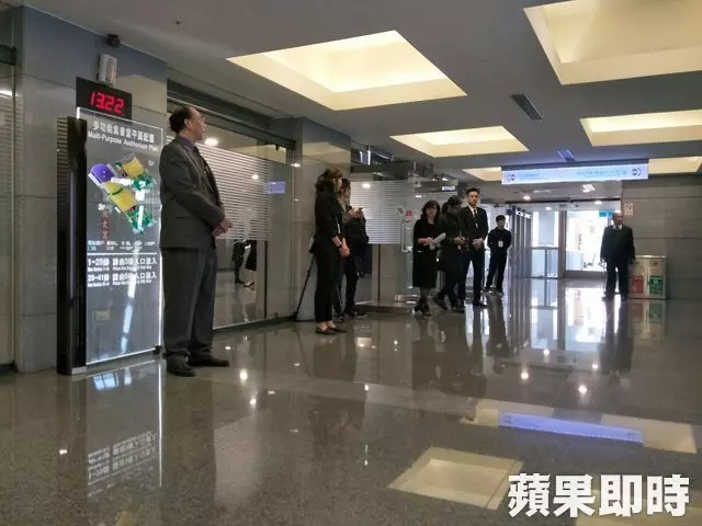 嚴凱泰追思會落幕! 1400位好友齊聚政商雲集哽咽:「他還在」 妻子親自錄唱緬懷摯愛!