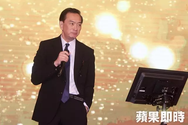 嚴凱泰追思會落幕! 1400位好友齊聚政商雲集哽咽:「他還在」 妻子親自錄唱緬懷摯愛!