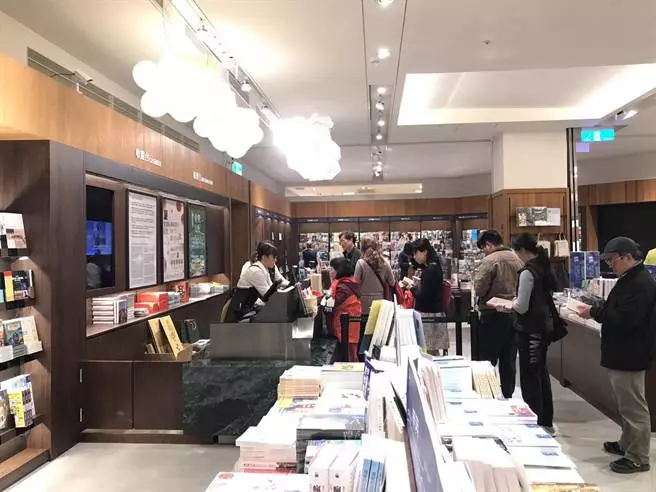 前總統馬英九花蓮簽書會 馬迷砸三萬支持