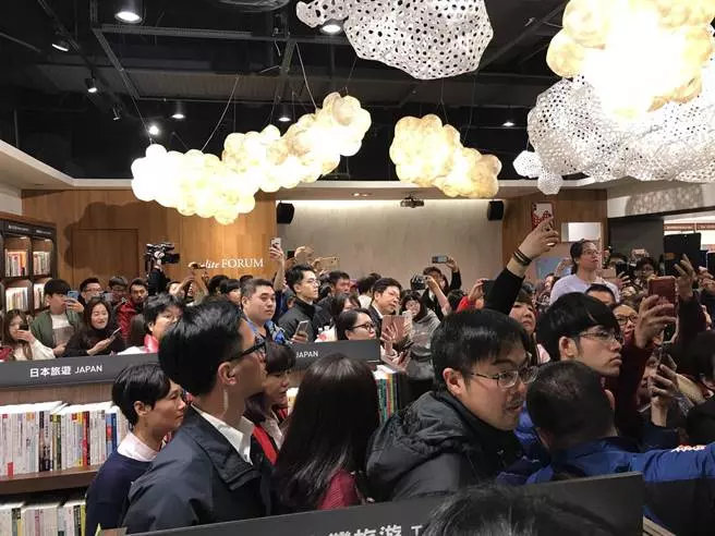 前總統馬英九花蓮簽書會 馬迷砸三萬支持