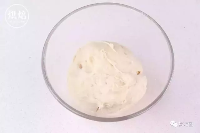 突然之間躥紅的奶昔麵包 一起揭秘它賣瘋的理由……