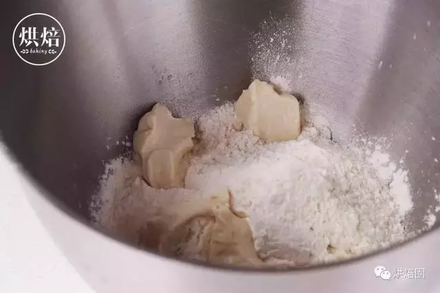 突然之間躥紅的奶昔麵包 一起揭秘它賣瘋的理由……