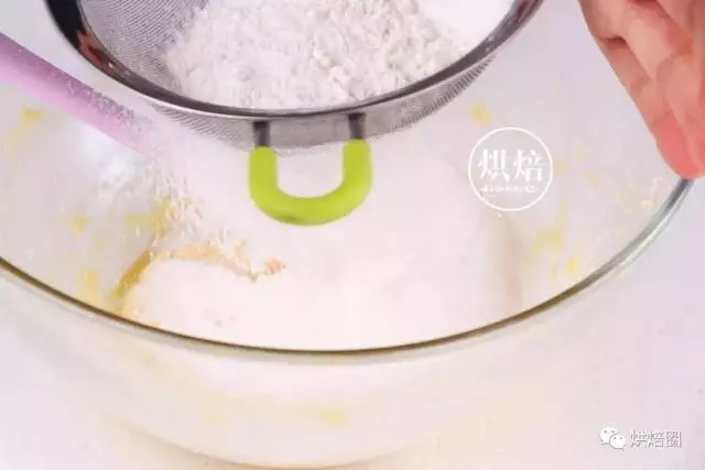 突然之間躥紅的奶昔麵包 一起揭秘它賣瘋的理由……
