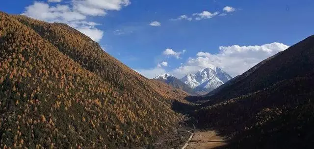 即將被開發!與色達比肩的聖地,境內藏有一座神山,美得實在低調