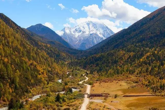 即將被開發!與色達比肩的聖地,境內藏有一座神山,美得實在低調