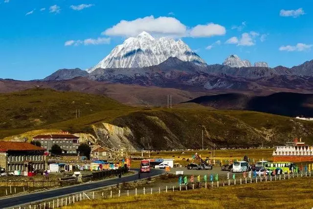 即將被開發!與色達比肩的聖地,境內藏有一座神山,美得實在低調