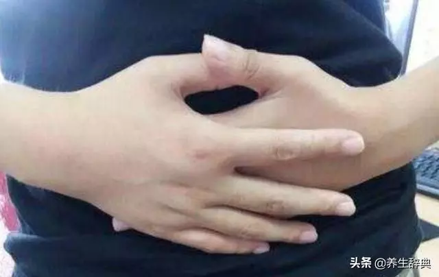 晚上睡不著?老中醫:睡前保健七法,不僅睡得香,還能延年益壽
