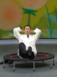 腰上「游泳圈」難去?輕鬆三招教你練出小蠻腰!