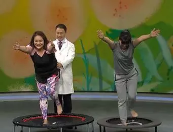 腰上「游泳圈」難去?輕鬆三招教你練出小蠻腰!